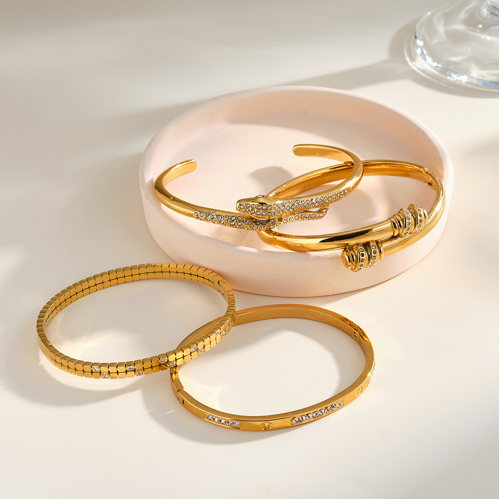 18k Gold-Plated Stainless Steel Bracelet5