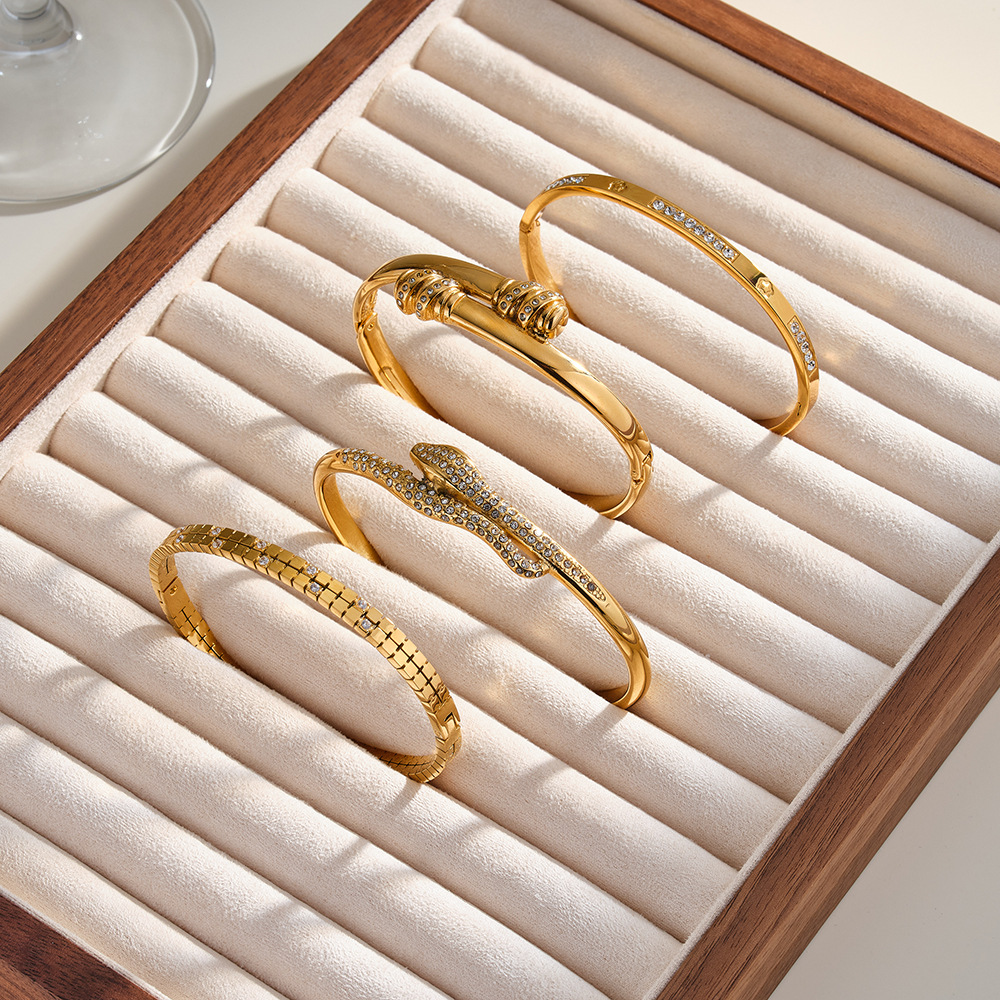 18k Gold-Plated Stainless Steel Bracelet5